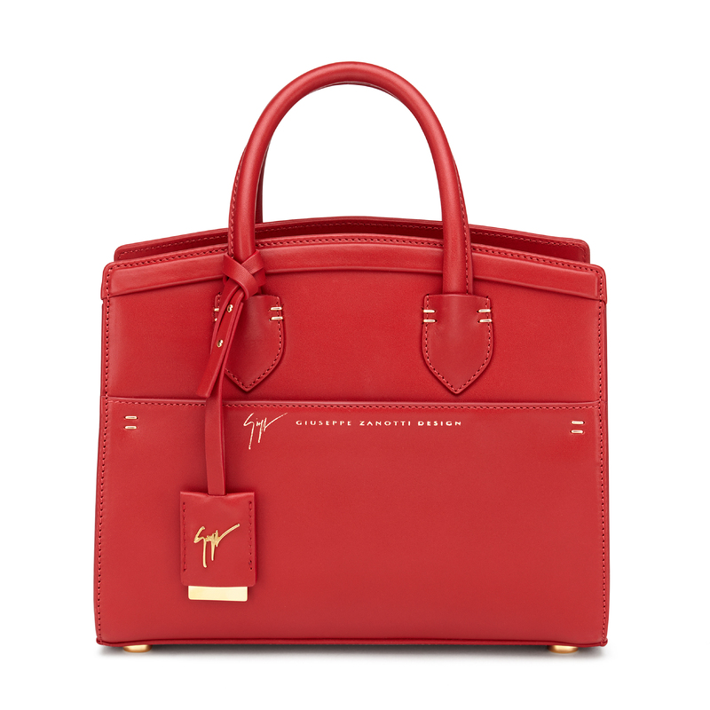 تصميمات جيوسيبي زانوتي للنساء لشتاء/خريف 2016  الأناقة الساطعة